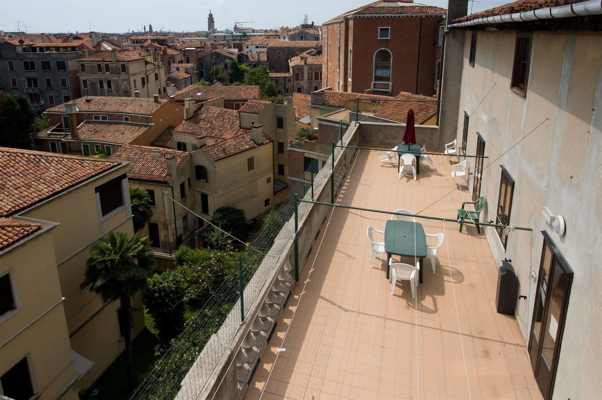 Ostello Domus Civica Venice Exterior photo